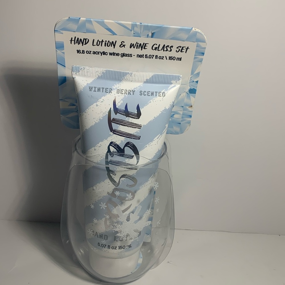 hand lotion and wine glass set